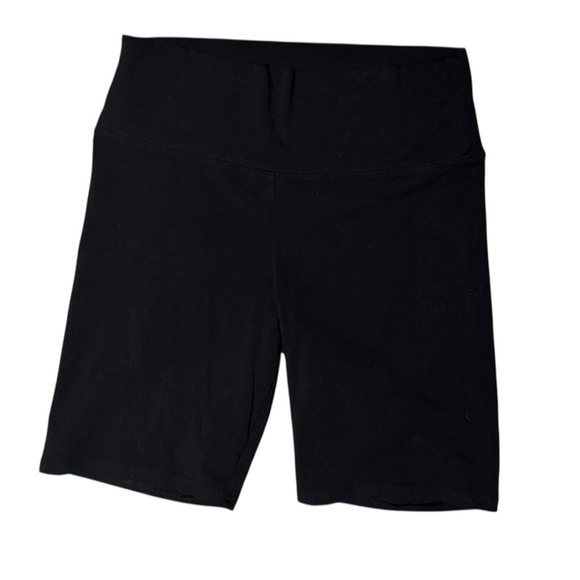 Aritzia TNA Atmosphere Mid-Rise Black Biker Shorts - Picture 4 of 6
